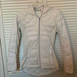 RARE white lulu lemon puffer/athletic jacket